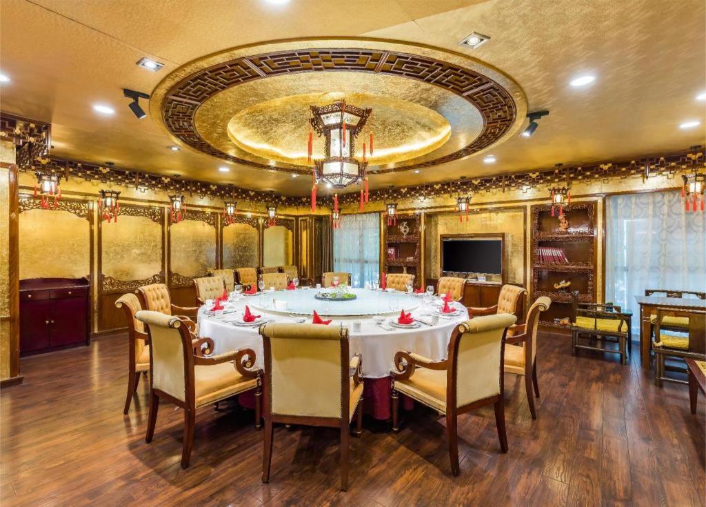 West International Trade Grand Hotel Пекин Экстерьер фото