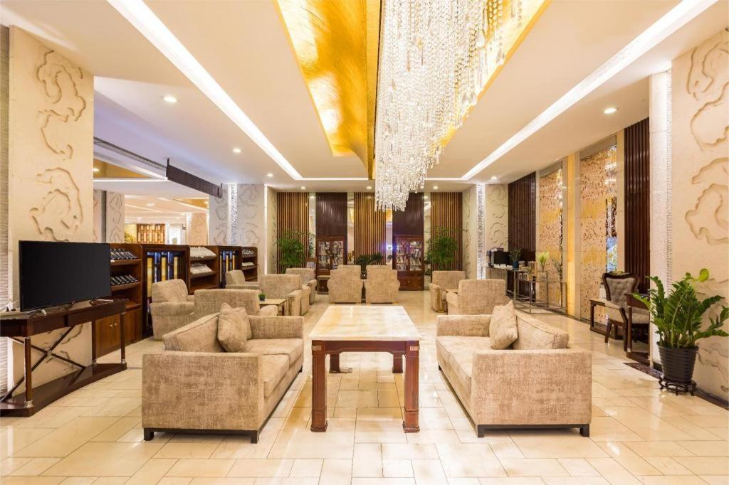 West International Trade Grand Hotel Пекин Экстерьер фото